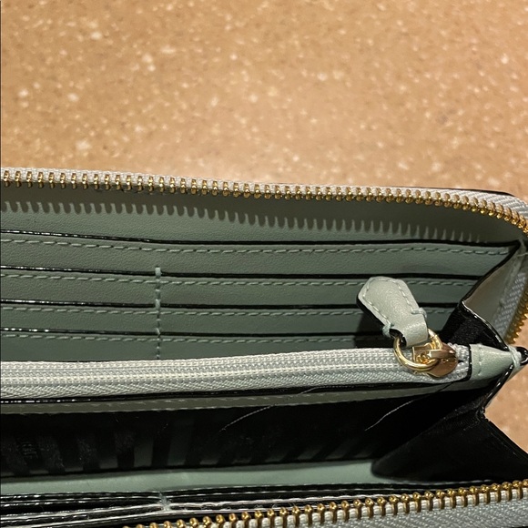 Victoria's Secret Palm Green Croc Wallet - Picture 4 of 7